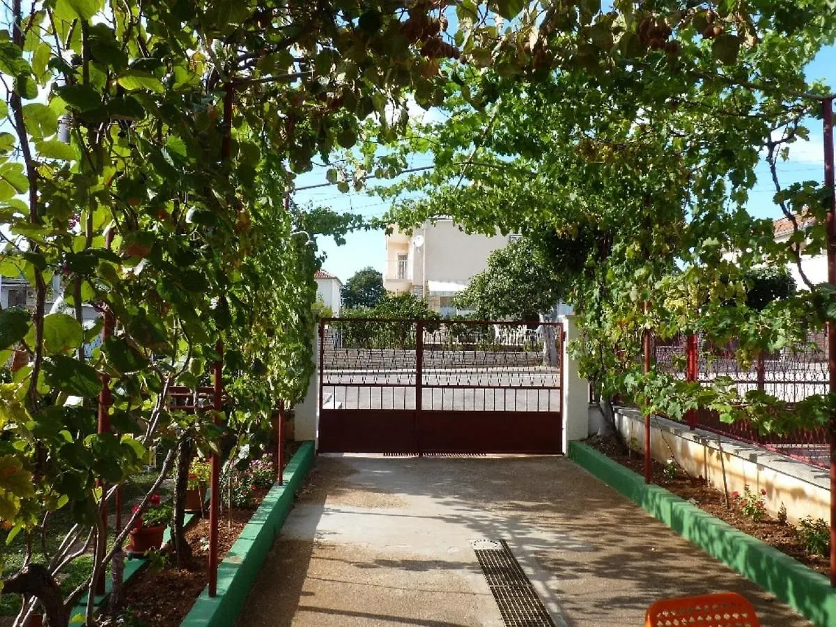 Apartments With A Parking Space Zadar - 13242 Croatia